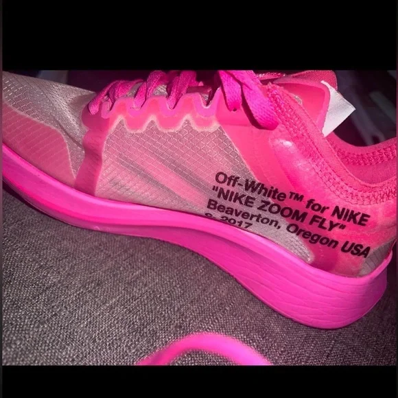 Off-White x Zoom Fly SP 'Tulip Pink'
great condition-4.5
Originally $375 - Picture 5 of 6